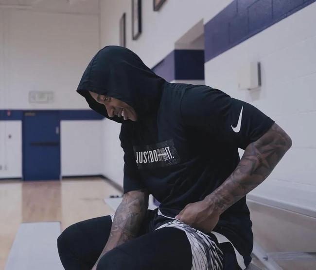 一脚就进球 一脚就进球